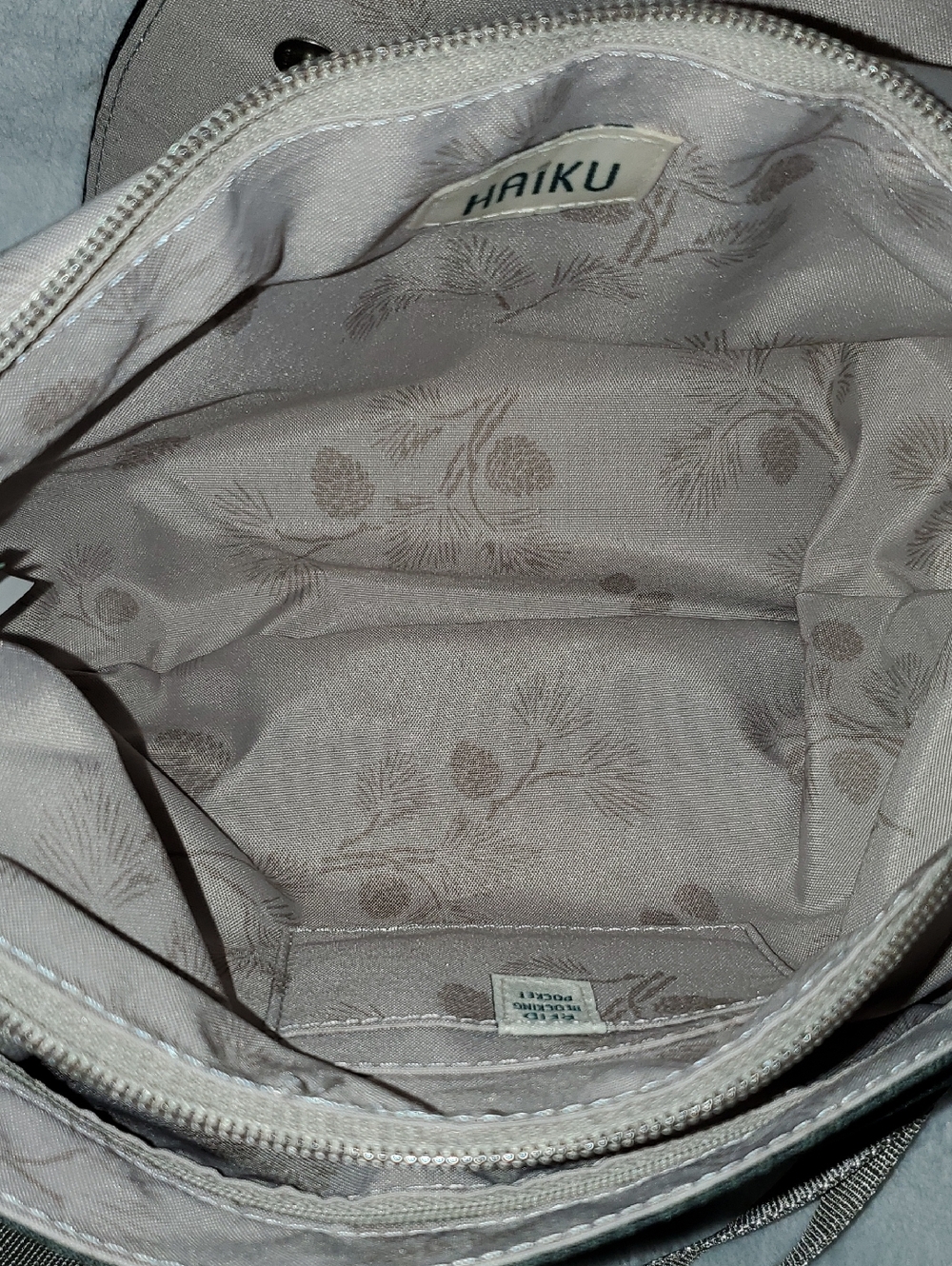 Haiku Bliss Saddle Bag - Picture 10 of 16